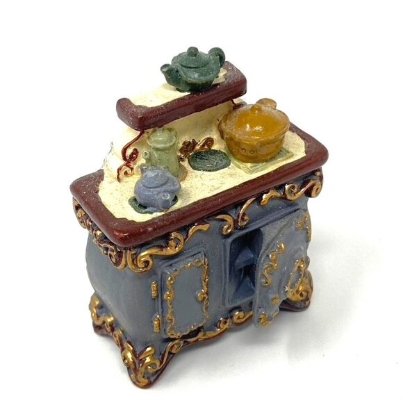 Avon Victorian Memories Dollhouse Stove, Wicker Rocking Chair, Flower Pot - Picture 7 of 9